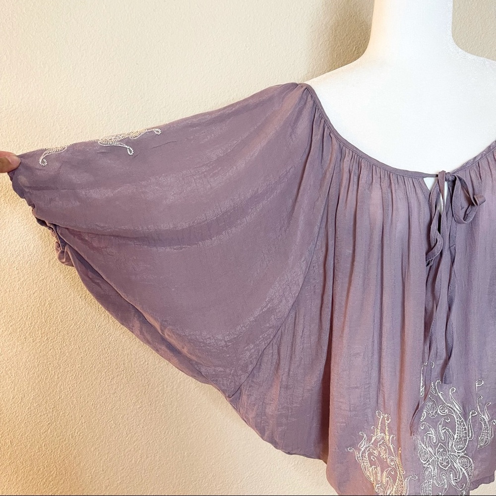 Gemstone embroidered peasant top, size Medium